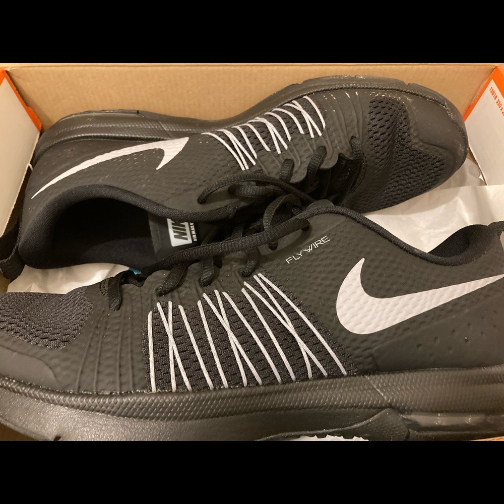 WNNS NIKE FLEX RN